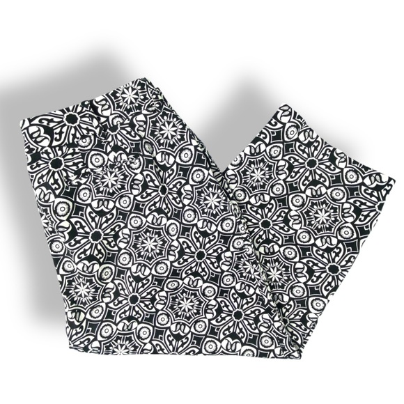 Talbots Petites Black and White Geometric Patterned Cropped Pants Wms sz 14W - Picture 1 of 13